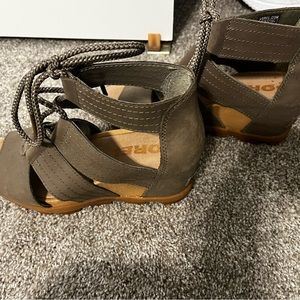 Sorel size 7 wedge sandal.